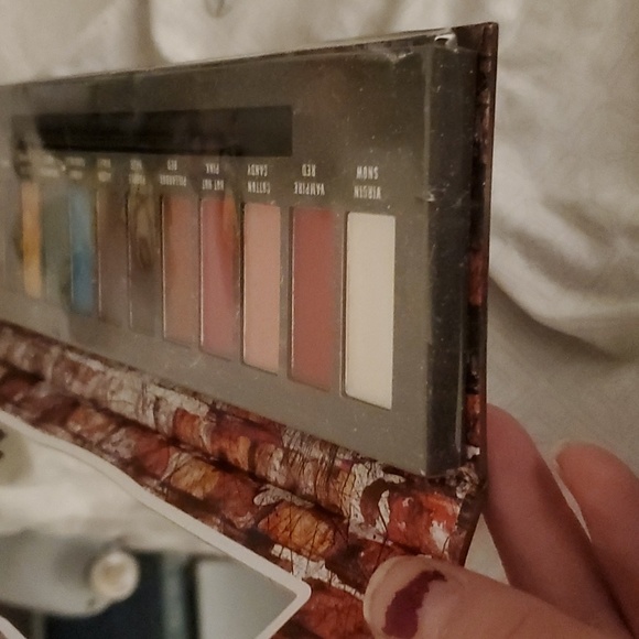 NWT Manic Panic Amplified Eyeshadow Palette. - Picture 8 of 15